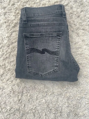 Nudie jeans - Säljer dessa tvärfeta nudie jeans | Storlek: W30 L32 | Skick: 9/10 pris: 549, skriv vid minsta fundering/info!