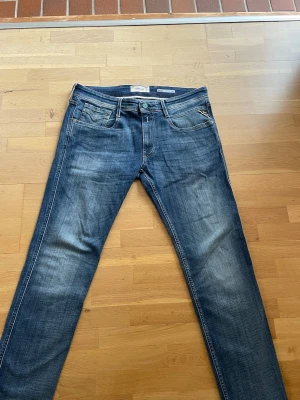 Replay jeans  - Säljer ett par helt nya Replay jeans i storlek 32/30 i storlek. 