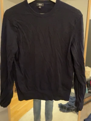 Uniqlo merino ull tröja - Väldigt fräsch och stilren merino ull tröja från uniqlo