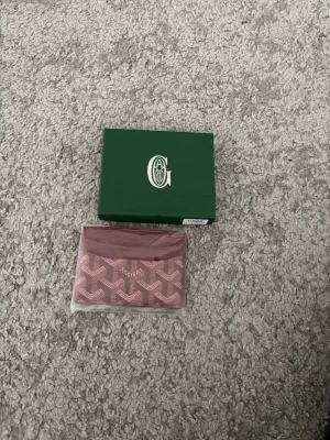 Vinröd goyard plånbok  - Sprillans ny goyard plånbok.  