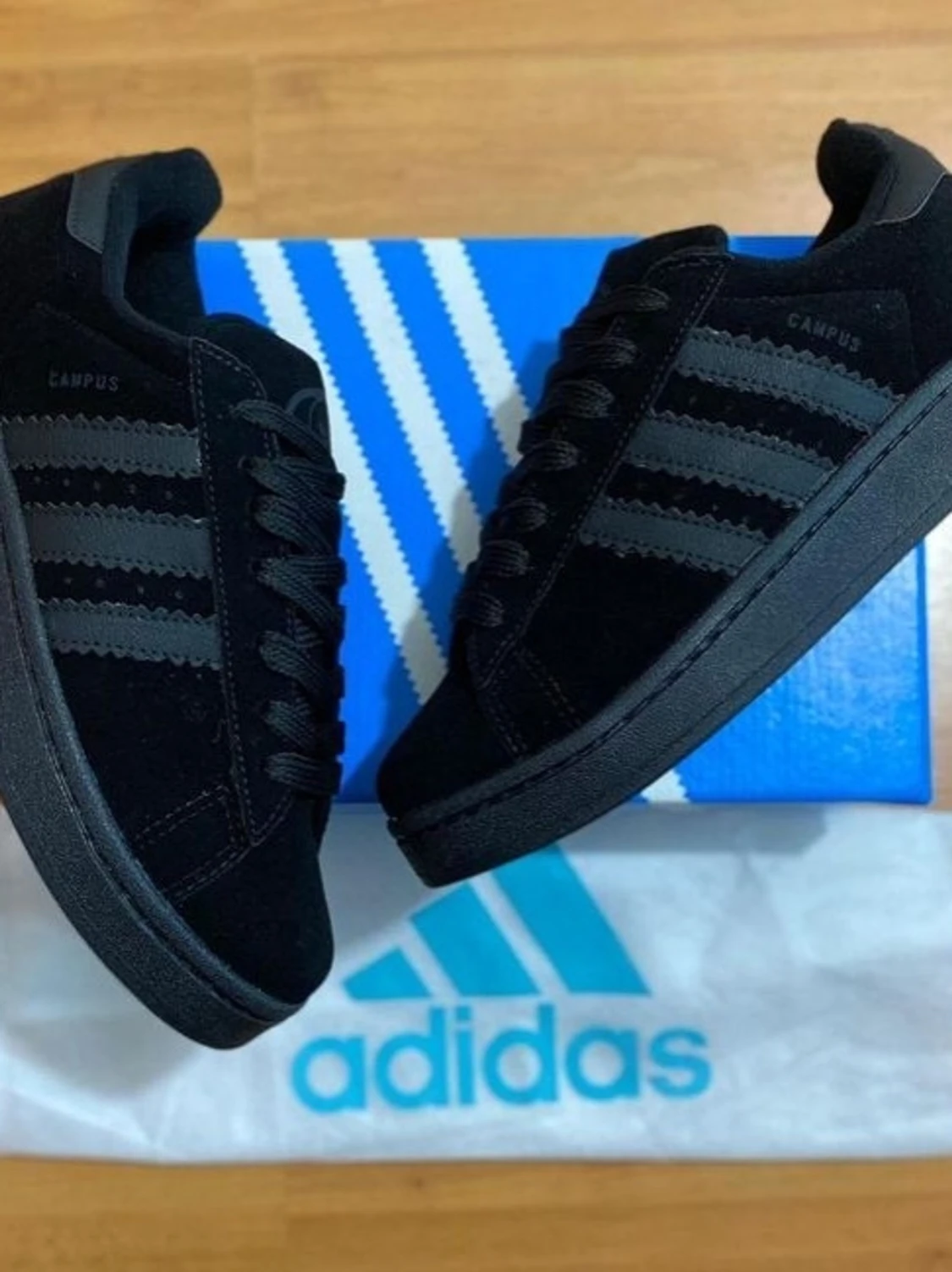 Svarta Adidas Campus sneakers