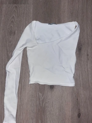 Topp - 🩶Vit topp från zara i storlek S💗