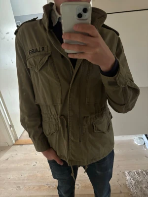 Ralph lauren fieldjacket - Hej! Säljer nu denna väldigt snygga Ralph lauren fieldjacket! Ställ frågor och buda!!!