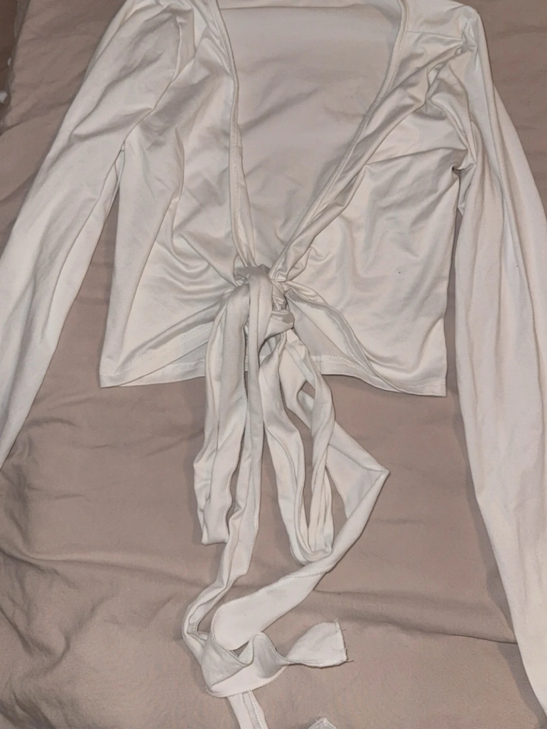 Vit omlottopp med knyt från SHEIN