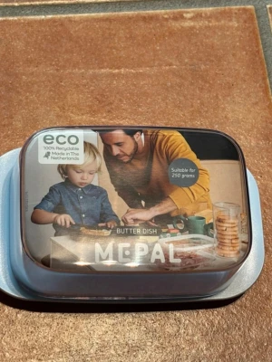 Mepal smörburk - Mepal smörburk för 250 g smör. Helt ny.  Mepal butter dish for 250 g of butter. Brand new.