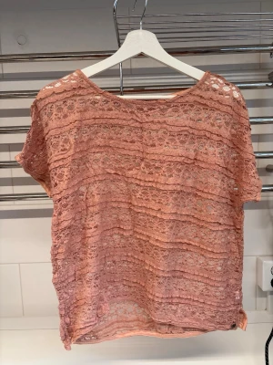 Spetstopp - Spetstop från Garcia Jeans. Bra skick, inga slitningar. Storlek M