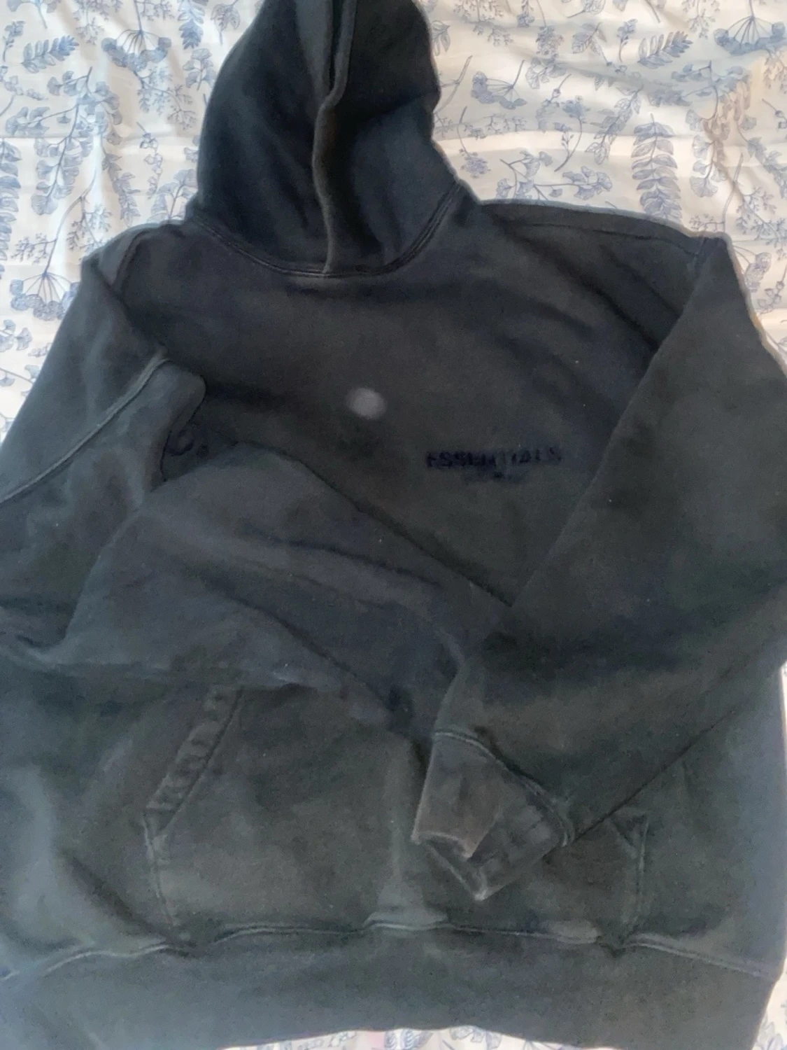 Svart Essentials Fear of God hoodie - 1