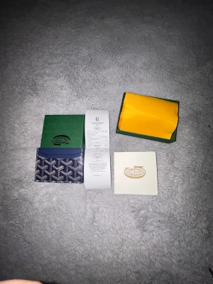 Mörkblå plånbok  - Aldrig använd äkta 