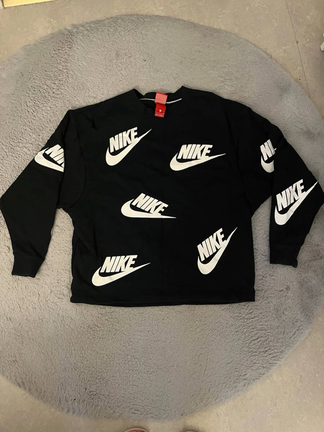 Svart Nike sweatshirt med logga