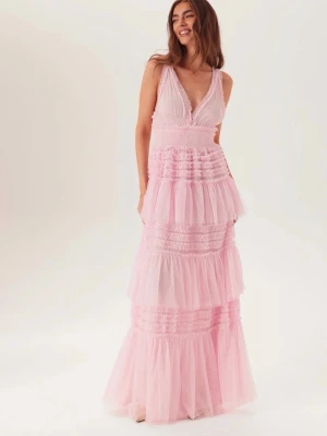 Rosa balklänning med volanger - Säljer denna OANVÄNDA med prislapp kvar klänning från bubbelroom då jag inte hann skicka tillbaka den i tid! Perfekt som sista minuten klänning till balen 😍 nypris 1800!