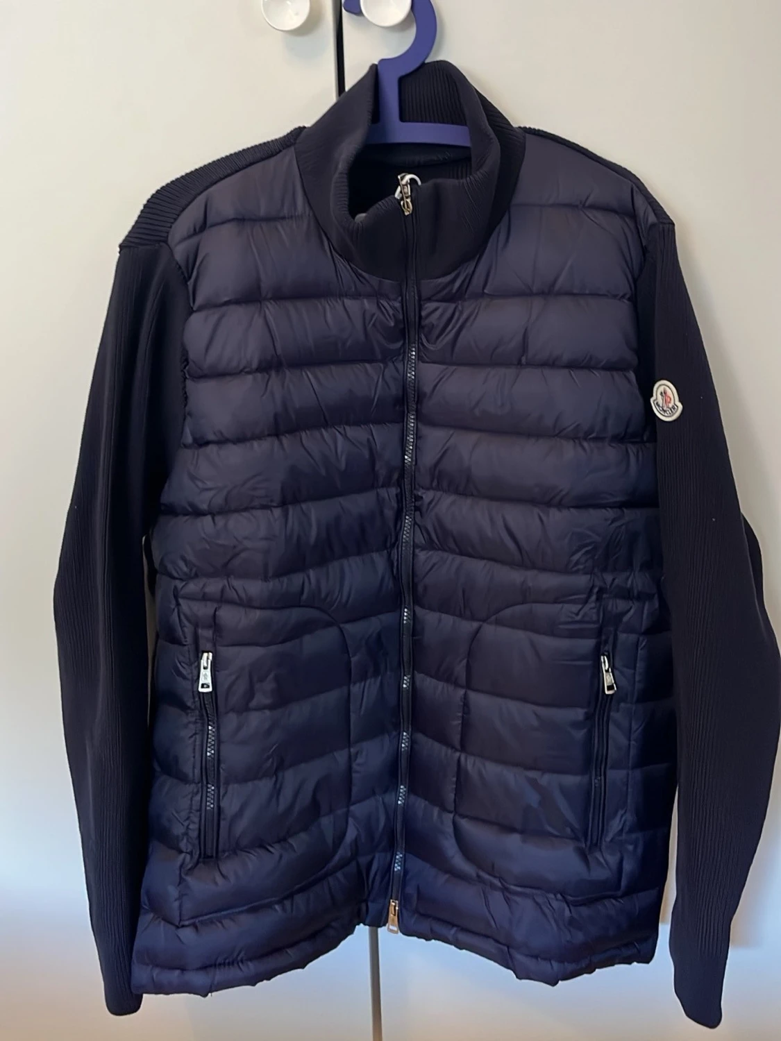 Mörkblå dunväst från Moncler