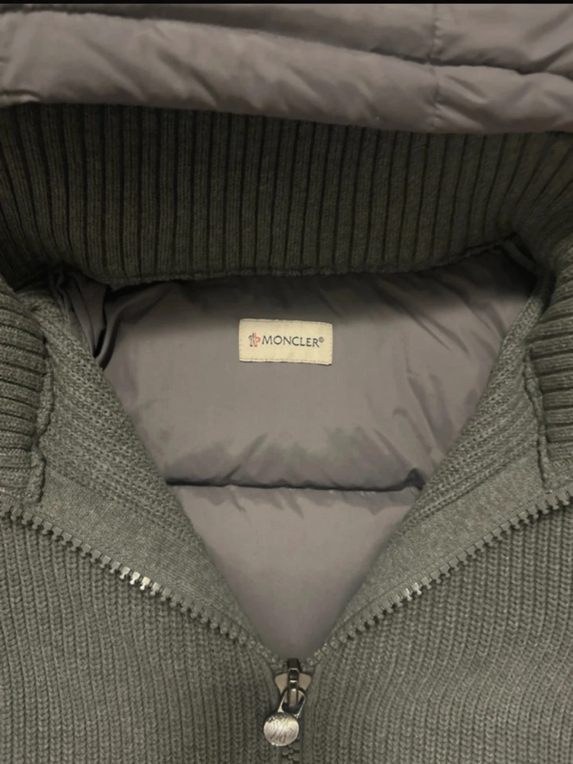 Grå pufferjacka från Moncler - 3