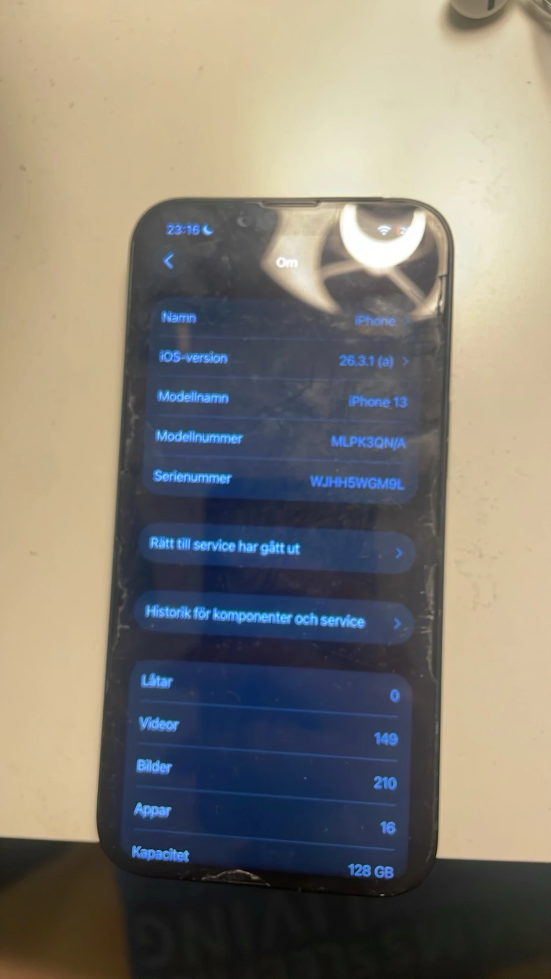 Svart iPhone 13 - 2