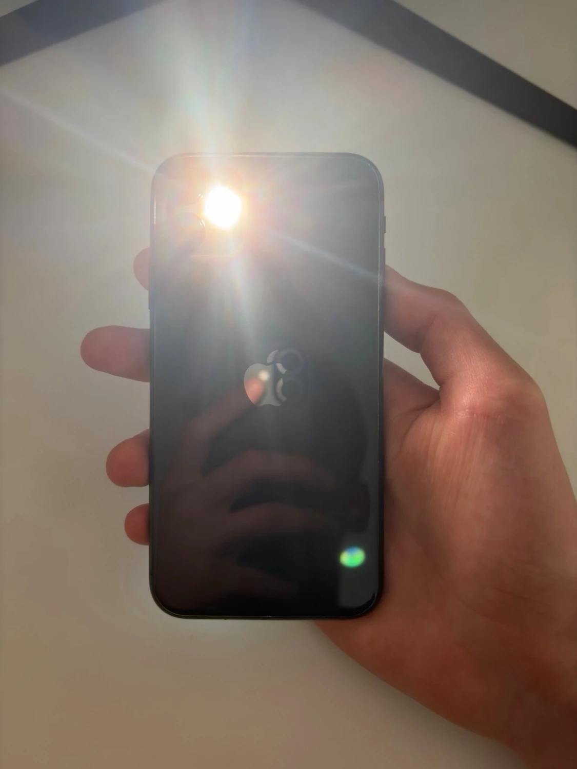 Svart iPhone 11  - 1