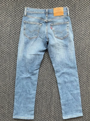 Levi's premium 511 jeans (bootcut) - Säljer nu dessa sjukt snygga Levis 511 jeans med en perfekt passform🙌 Straight fit med lite bootcut(inte mycket) passar perfekt till allt och är ett måste i garderoben😊 Skriv vid funderingar 📲🤝