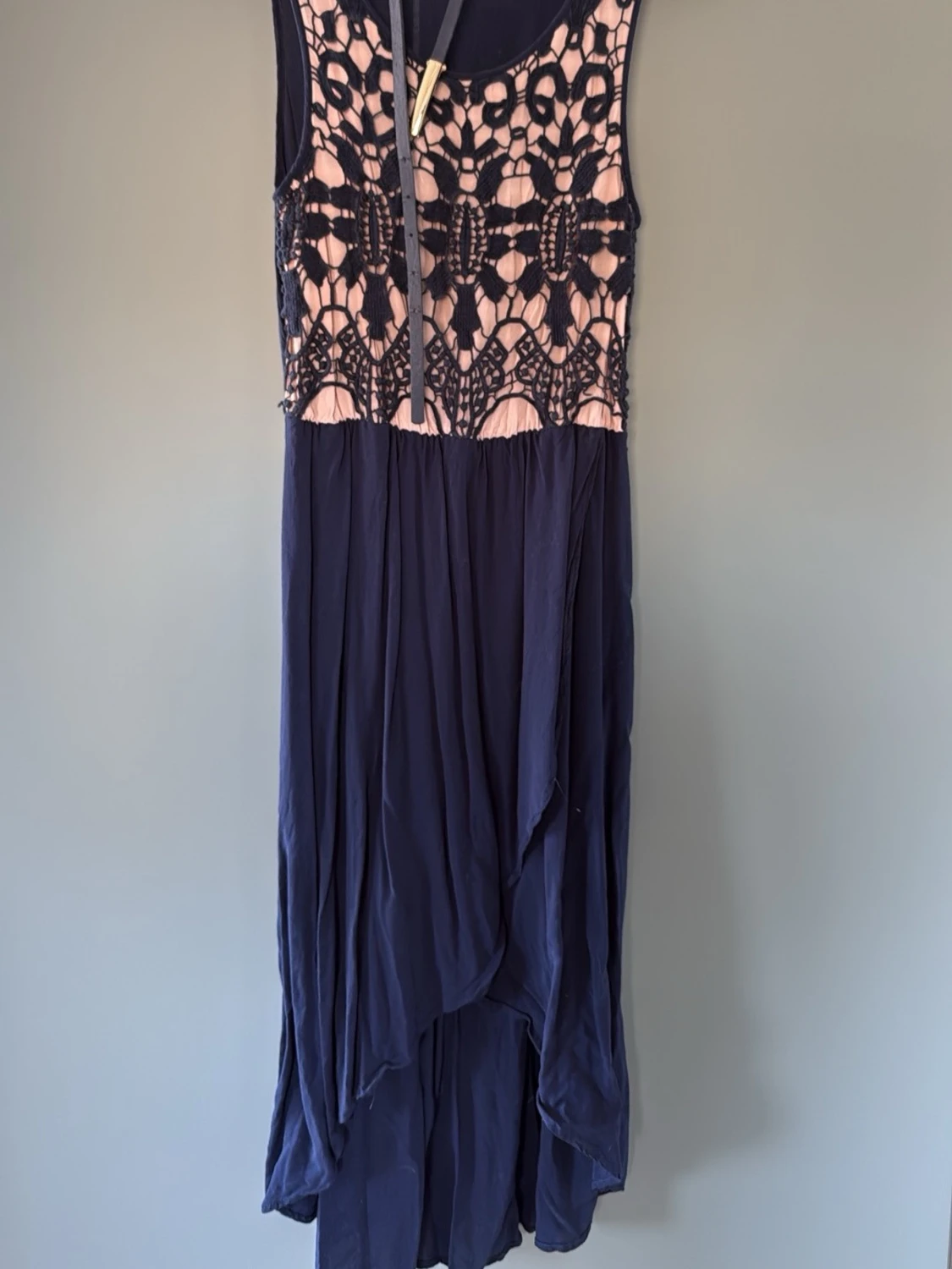 Marinblå långklänning från Oasis