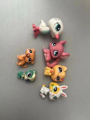 Littlest Pet Shop figurer - 7st små Littlest pet shop figurer, några har små defekter (misfärgningar, se bilderna)❤️