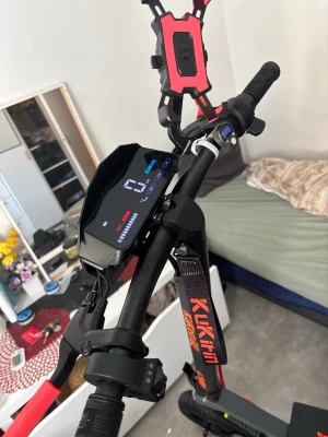 Elscooter Kugoo Kirin G2 Pro - Säljer en svart elscooter av modellen Kugoo Kirin G2 aldrig tagits utomhus köpt igår aldrig använt