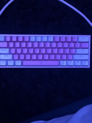 Redragon Fizz k617-RGB mekaniskt tangentbord - Säljer ett kompakt Redragon Fizz 