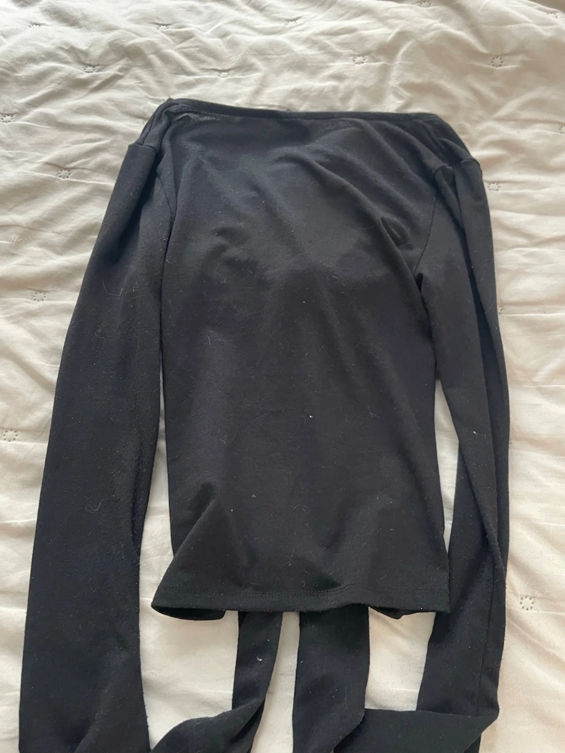 Svart långärmad topp med knyt - 1