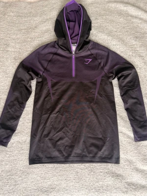 Gymshark onyx hoodie  - Fler tröjor i min profil. Pris kan diskuteras