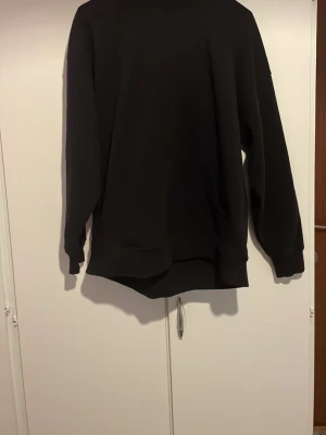 Hoodie - Hej, säljer min hoodie. Skriv vid intresse.