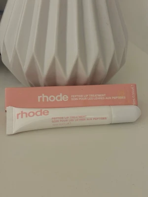 Rhode lipbalm - Vanilla cake helt ny 🤍