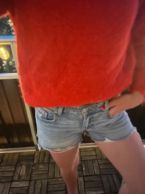 Shorts - Strl 34 från hm!! Inte mycket använda