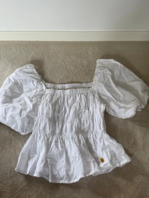Volang topp - Volang topp aldrig använd 🥰🥰