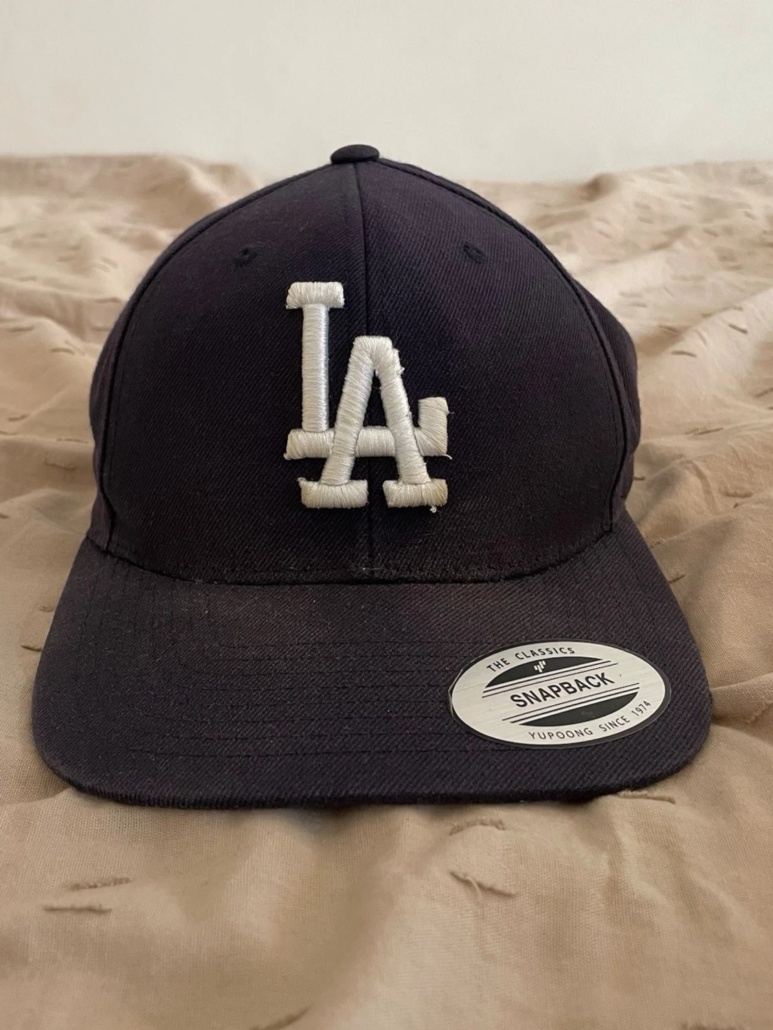 Svart LA snapback keps