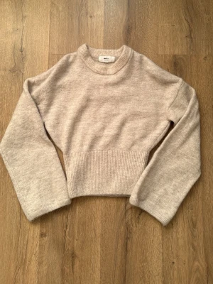 Ginatricot stickad tröja - Stl s - Jättefin , använd 1 gång 