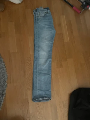 Ljusblå Levis 501 - Levis 501 jeans ljusblåa. 28 32 storlek