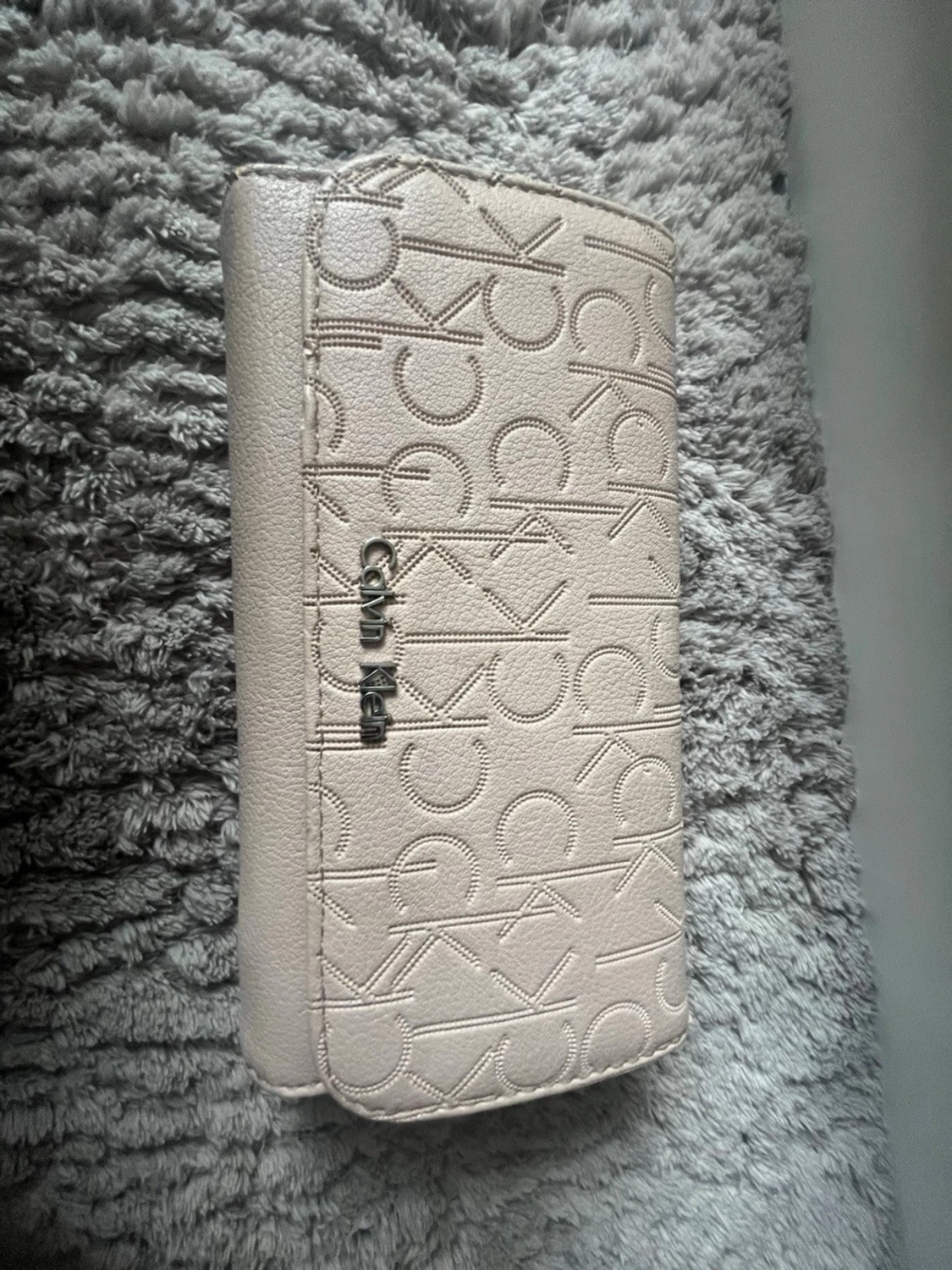 Beige plånbok från Calvin Klein