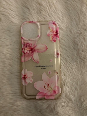 Iphonecase 14 - Ett telefonsamtal för iPhone 15. Säljer pga att jag har fått ny mobil. Skicket är väldigt bra❣️❣️