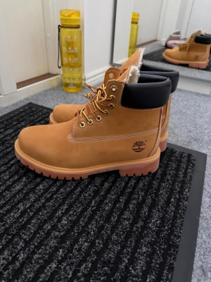 Timberland brown beige mens shoes 45 - Size 45, true to size. More pics DM