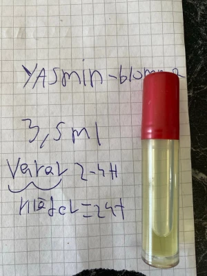 Parfymolja-Yasmin - Parfymolja av Blomman yasmin. Handtillverkad i libanon av en parfymist där han har mognat oljorna i år.  LEVERARAS SAMMA DAG SOM KÖPET INNAN 13:00!