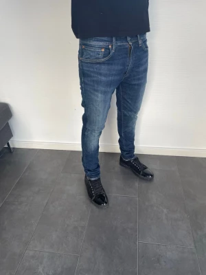 Levis 512 jeans  - Levis 512 jeans herr| pris:449kr| storlek:34/34| skick:9,8/10| hör av dig vid minsta lilla fundering eller fråga|