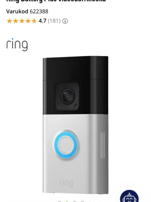 Ring Doorbell Plus videodörrklocka Nyskick - Säljer en smart videodörrklocka i nyskick från Ring med kamera och rund knapp med LED-ljus. Dörrklockan är i svart och silverfärgad plast och metall, och har en modern, rektangulär design. Perfekt för att hålla koll på vem som ringer på dörren via mobilen. Köpt på Elgiganten för 1690:- Men aldrig blivit att jag satt upp den 
