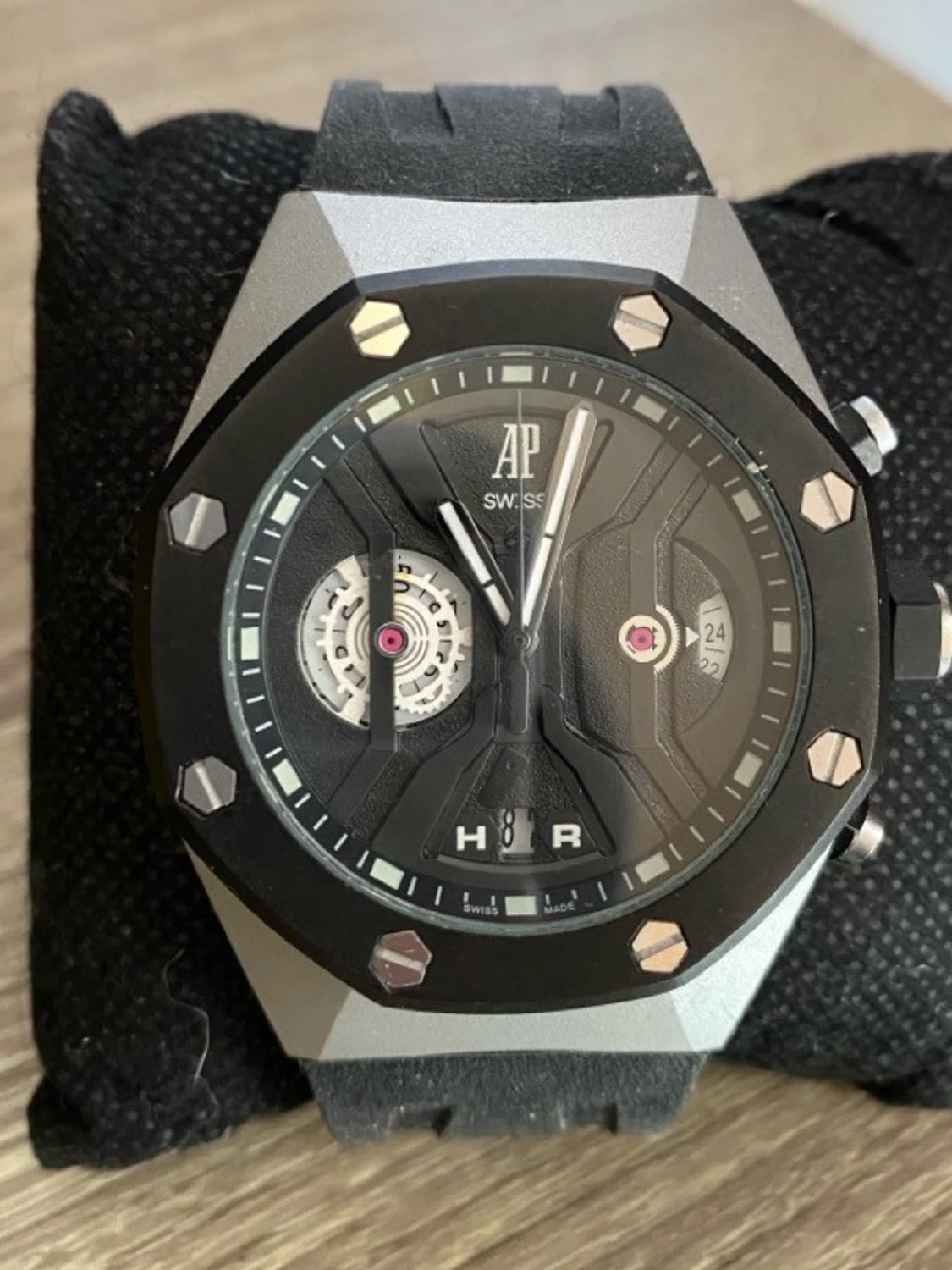 Svart Audemars Piguet herrklocka