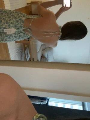 Blommig byxdress - s  - Supersöt blommig byxdress från Bershka i storlek S. Aldrig använd, lappen är kvar! 🩵