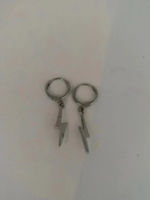 Nya örhängen ifrån shein - Aldrig använda