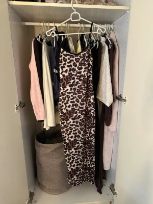 maxi klänning - ny maxiklänninh från shein storlek xs