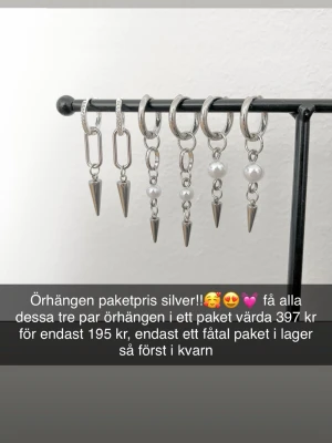Örhängen paketpris silver  - Örhängen paketpris silver!!🥰😍💓 få alla dessa tre par örhängen i ett paket värda 397 kr för endast 195 kr, endast ett fåtal paket i lager så först i kvarn
