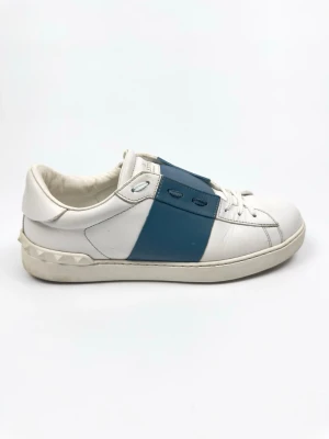 Valentino Open sneakers - Valentino Garavani Open sneakers. Storlek 43. Skick 9,5/10. Nypris ca 7700kr. 100% autentiska.