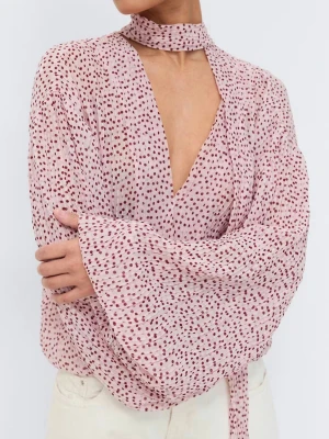 Blus med scarf - Slutsåld blus från Ginatricot, endast använd ett fåtal gånger! Så väldigt bra skick!🤎