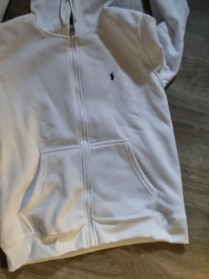 Vit polo zip tröja - Vill bli av med den därför säljer jag så billigt