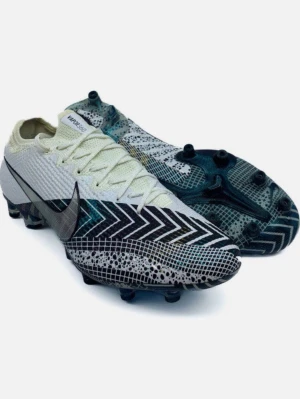 Nike Mercurial MDS 003 Vapor FG/AG - Nike mercurial MDS 003 i bra skick. Pris kan alltid diskuteras. Skick totalt 8,5/10 då dem är lite använda. Hör av er vid andra frågor ☺️ 