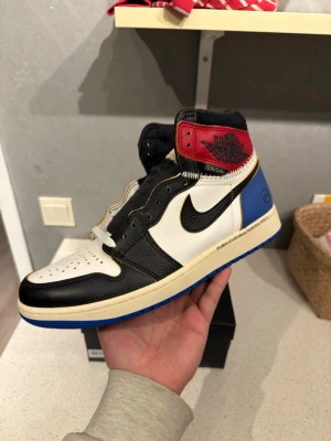 Jordan 1 x Fragment x Union - Jordan 1 x Fragment x Union US 9,5 | EU 43 10/10 Kvitto finns