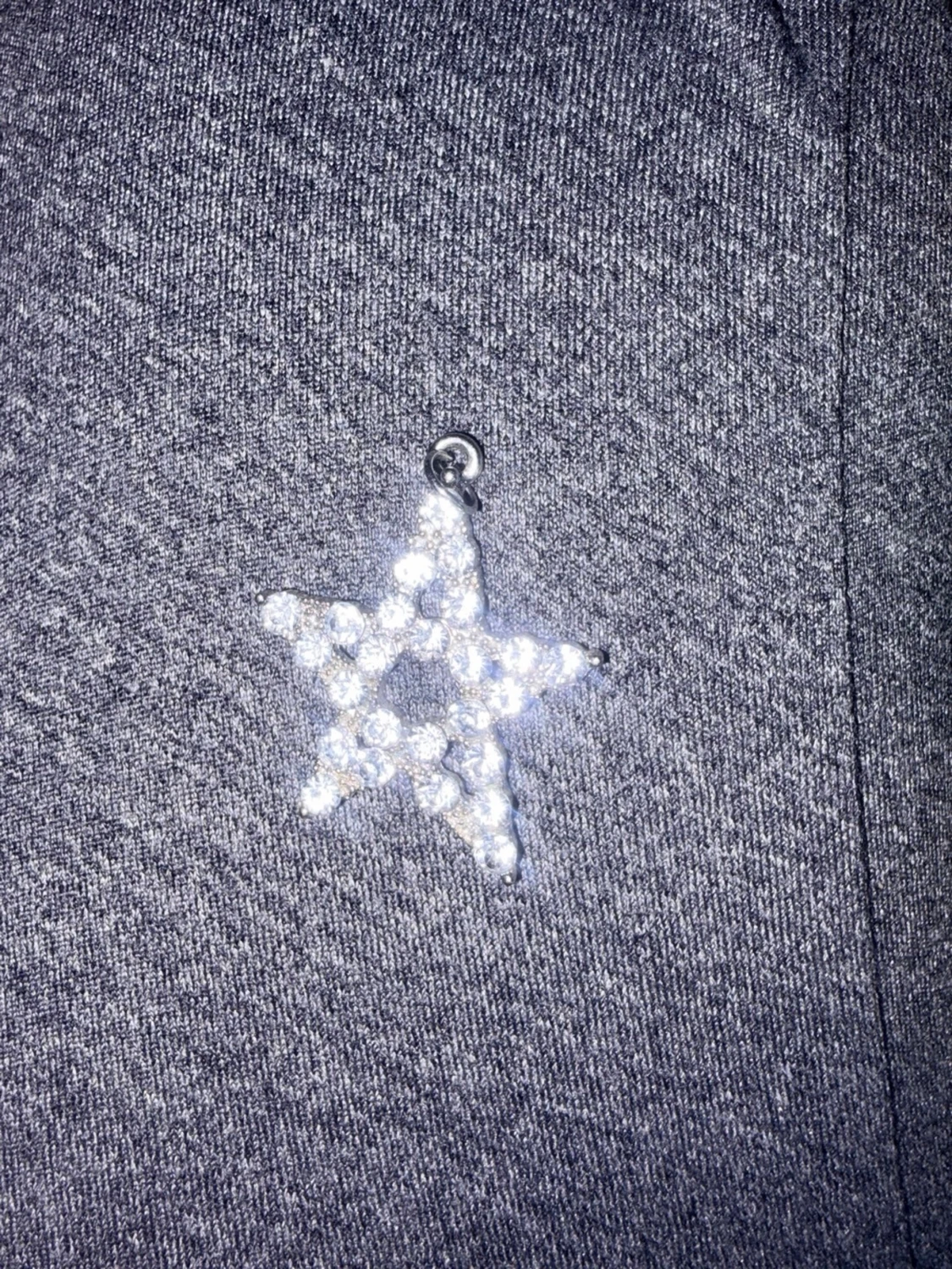 Stjärnformat halsband med pärlor