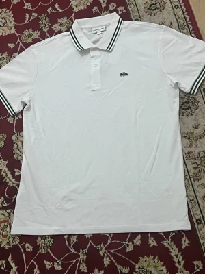 Vit pikétröja från Lacoste - Lacoste Polo 